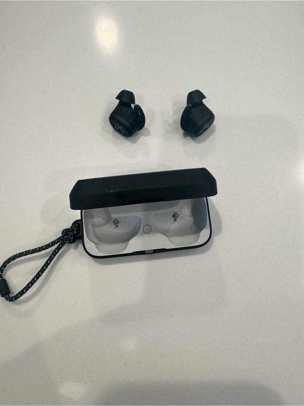 SoulCycle x Jaybird Vista True Wireless Sport Headphones - Picture 6 of 9